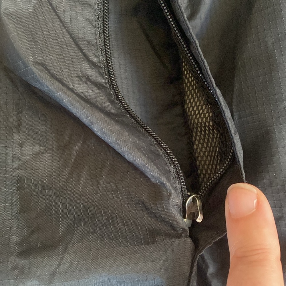 The North Face Black Hooded Big Boys Waterproof Rain Jacket, Boy’s L - Picture 4 of 16
